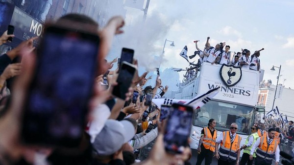 Son Heung-min Dulu Dikalahkan Postecoglou, Kini Juara Bareng